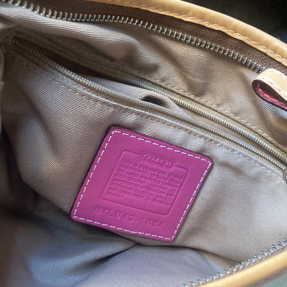 ❌SOLD❌Vintage Y2K Coach Striped Pink and Tan Women's Bag - Picture 4 of 5